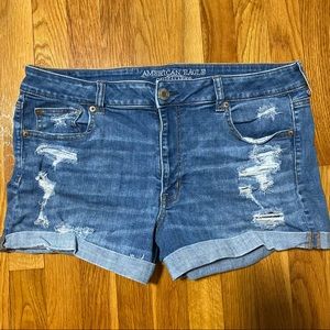 AMERICAN EAGLE DISTRESSED SHORTS